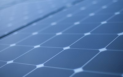 ¿Por qué mis placas solares no funcionan durante un apagón? La importancia de contar con un sistema de backup